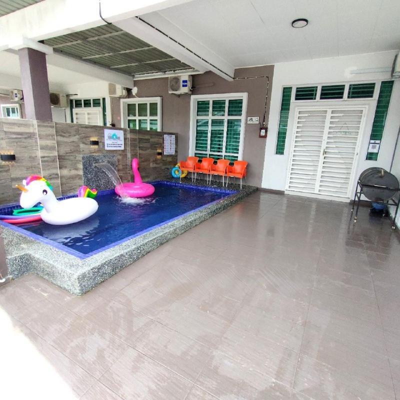 D'Q Putra Homestay Melaka Экстерьер фото